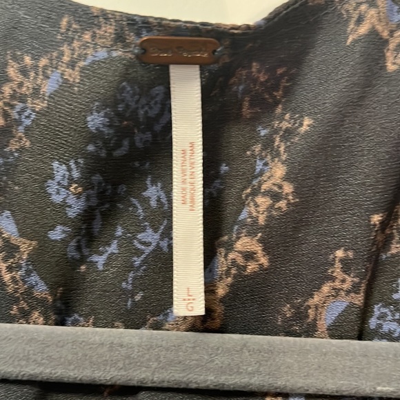 Free People cowl neck blouse. Size L - Picture 2 of 6